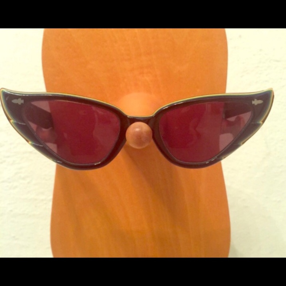 Vintage cat-eye sunglasses